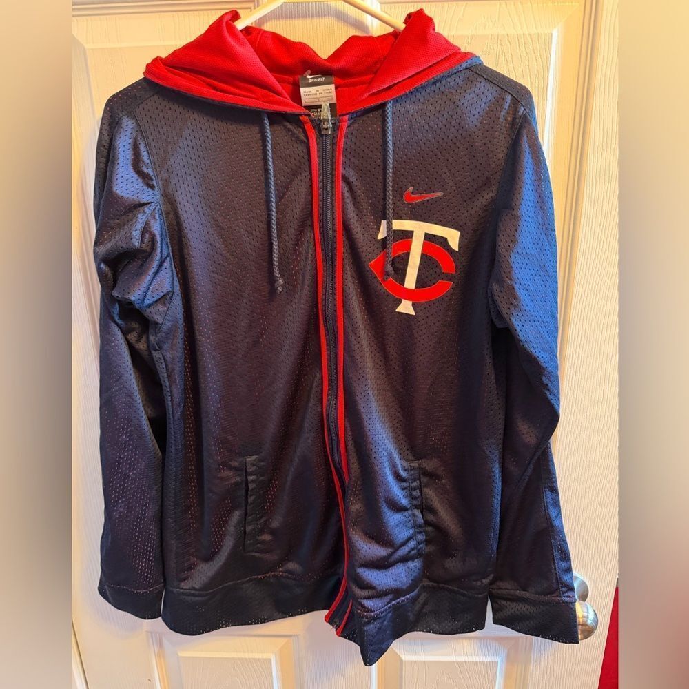 Nike women’s Navy and Red Mesh Jacket Mn Twins jacket sz L